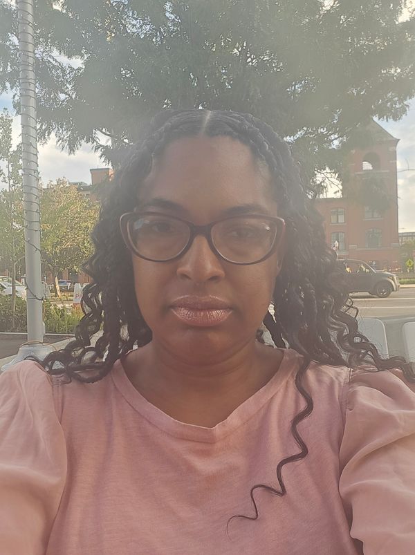 Chelsey Dume Needs a House, $500/mo Max on iROOMit